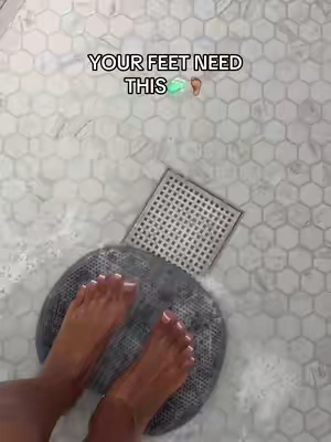 it’s so cheap and easy to use & my feet feel so clean and fresh🤭🦶🏽🧼 #TikTokshopbacktoschool #dealsforyoudays #footscrub #footcare #footscrubber 