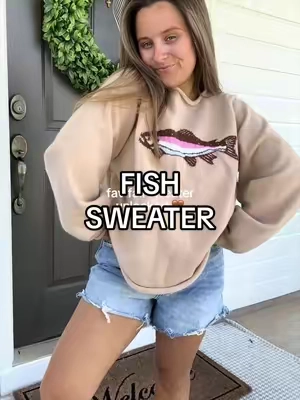 New fav fall sweater 👏🏻 #fallsweaters #sweaterweather #fallfashiontrends #falloutfits #fishsweater 