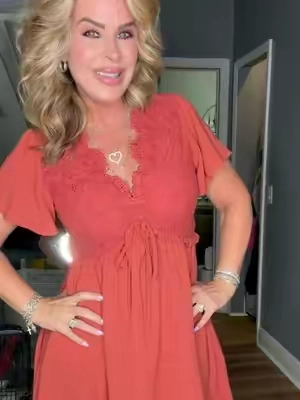 If you’re looking for a gorgeous dress for fall photos and look no further.  The gorgeous least bust line on this is stunning super flattering and perfect for family photos.   It has a built-in liner too, so nothing see-through. #falloutfits #dresses #dress #fallvibes #TikTokshopbacktoschool 