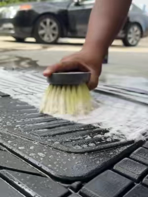 🔉SOUND ON🔉 Cleaning rubber floor mats is the easiest with Mat Renew Cleaner & Protectant! #ChemicalGuys #CarDetailing #AutoCare #beforeafter #DetailingLife