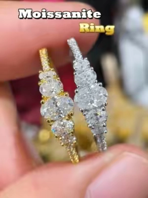 Affordable Jewelry That is as brilliant as a diamond.#delzzad #TikTokshopbacktoschool #2026trend #viraltiktok #nontarnish #unisexjewelry #sparkleandshine #ovalcut #ovaldiamond #14kgold #moissanitejewelry #moissanite #nontarnishjewelry