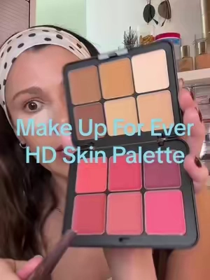 If your skin tone changes throughout the year, this palette is a must. You can mix and match the shades to create your perfect match every time! 🎨🪽 @MakeUpForEverUSA #makeupforever 