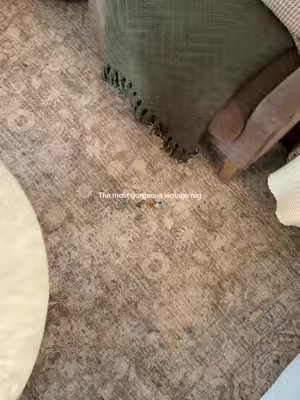 Beautiful flat woven rug, love the vintage vibe 🤎@RugsUSA  #vintagerug #moodyrug #wovenrug #rugsusa #neutralrug 