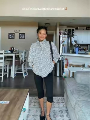 5’0” wearing size xsmall 