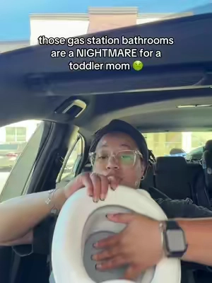 Great for everyday potty training! #pottytraininingmama #toddlermom #travelpotty #pottytraining #potty 