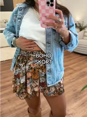 The cutest little skort for fall! #tiktokshopcreatorpicks #TikTokshopbacktoschool #fallfashion #skortoutfit 