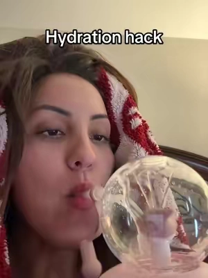There's no age limit on nonsense & hydration! #creatorsearchinsights #whalecup @COMO BEBE 
