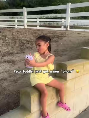 Such a cute little find for toddlers ✨ #kidsphone #toddlerfinds #momhacks #toddleractivities #toddlermusthaves 