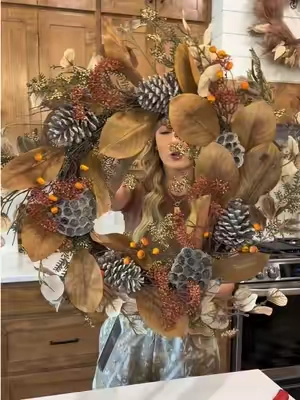 This wreath is GORGEOUS 🤩🍂🤎 #falldecor #wreath #frontporch #porchdecor #tiktokshopcreatorpicks 