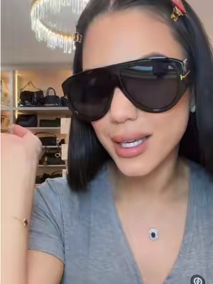 Sunglasses oversized!