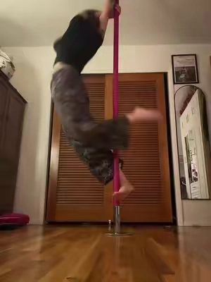 This pole is linked above and is apartment friendly! @VEVOR #poletok #TikTokShopFinds #poledance #tiktokshop #tiktokmademebuyit 