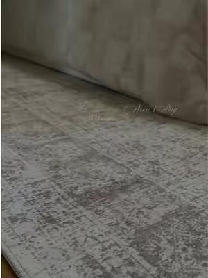 Justo el cambio que necesitaba mi cuarto 🤎 Una alfombra bonita, práctica y perfecta para el día a día con niños @Art&Tuft Rugs  #WashableRug #VintageHome #cozyhome #homedecor 