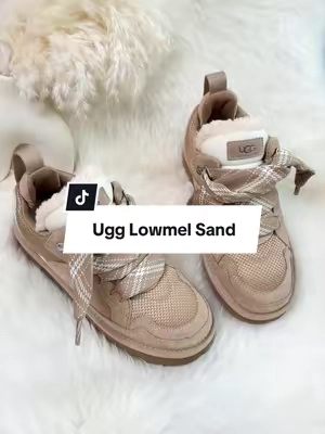chunky laces 🥳 #flykicks #TikTokShopBackToSchoool #fashiontiktok #ugg #womenshoes 