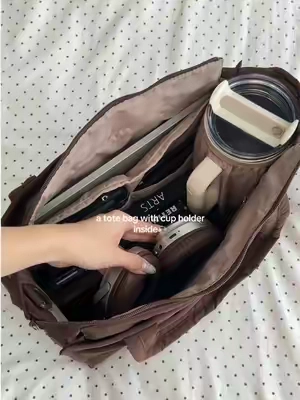 A tote bag with cup holder inside☕️✨#totebag #TikTokshopbacktoschool #collegebag #unibag #workbag 
