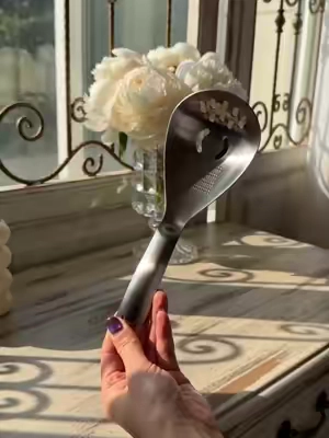 Don't underestimate this spoon; it has 5 functions.#tiktok#tiktokshop#LifeHack#foryoupage#fyp