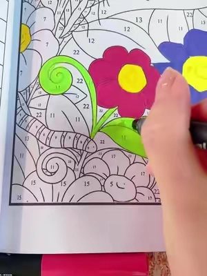 💜Should I choose blue or yellow petals? 💛Help me decide!✿✿#fyp #craftideas #viral #artsandcrafts #coloringbook 