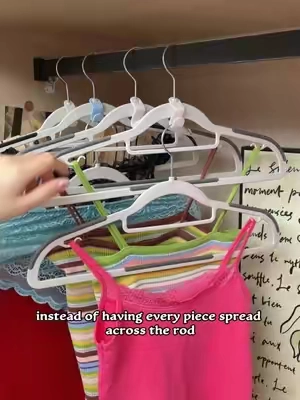 Asmallhangerconnector:justslideitontoahangerandlinkthemtogethertokeepyourclothesorganized.Perfectforsortingoutfits,savingspace,andkeepingeverythingneat.#UsefulProducts#TikTokshopbacktoschool 