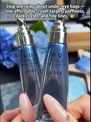It contains a caffeine-based formula that helps tighten and firm the skin, reduce the appearance of bags and dark circles, and smooth fine lines for a more refreshed look.👀#EyeCream #DarkCircles#eye