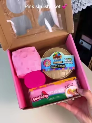 Finally a squishy set for the pink girlies. #pinksquishy #pinksquishyset #squishybox #squishies #giftsforgirls