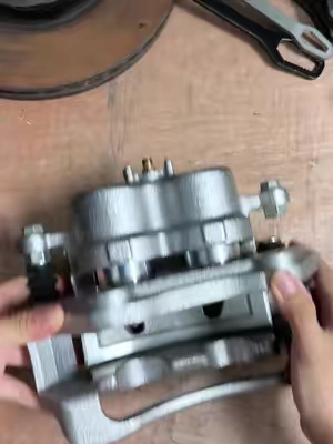 Grab this Piston Press, and stop wasting time the wrong tools 🧰 #tiktokmademebuyit #autorepair #mechanic #DIY #tool 