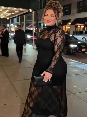 City nights and lace details just hit different. 🖤✨#plussizefashion #nightoutoutfit #curvystyle #midsizefashion  #bodypositivity
