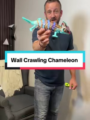 Wall Crawler Chameleon #wallcrawler #chameleon #toys #christmas #tiktokshopcreatorpicks 
