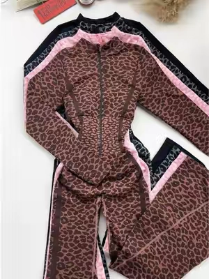 I wear it not just to work out, but to define my own rhythm clean, controlled, with a sharp🏋🏻‍♀️#spotlightfinds #jumpsuit #zip  #leopardprint #workout 