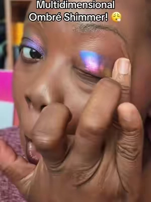These are STUNNING!!! 🙌🏿 . @OURBELLA SHOP #makeup #eyeshadow #ombre #multichrome #tiktokshopcreatorpicks 