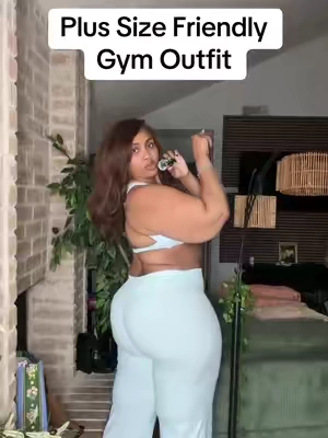 Cute plus size friendly Gym outfit 😍 #plussizefashion 
