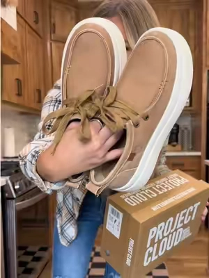 These might be the cutest shoes I’ve ever seen 😍 They also come in leopard & several other colors!  #projectcloud #fallshoes #comfyshoes #fallfashion #shoes 