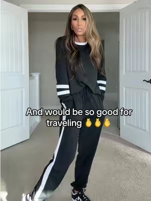 I love two piece outfits 🤌🤌 this one is perfect, it’s soft and cute. 💕 I’ll definitely be wearing this a ton when it’s colder. Love 😍