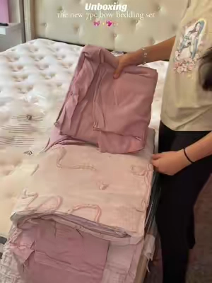 The prettiest bow bedding set🎀🩰💖 #girlsroom #backtoschool #pinkroom #aesthetic #tiktokshopcreatorpicks 