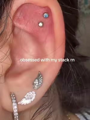 and theyre flat backs!! #earrings #screwon #wings #wingearrings #kutlan 