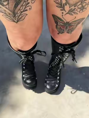 One of my favorite pair of boots ✨ Super comfortable ✨🖤 #boots #platformboots #boots #platforms #boots 