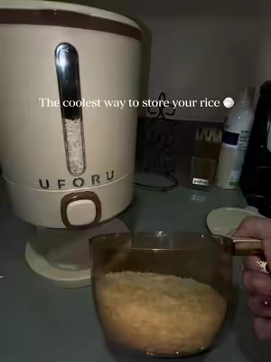 Everyone needs this rice dispenser 🤌🏻🍚 #rice #kitchengadgets #ricedispenser #uforu #kitchen 