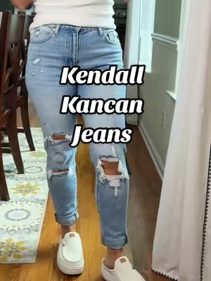 Not quite a skinny or a straight just the perfect pair of casual jeans. @Wild Oak Boutique 