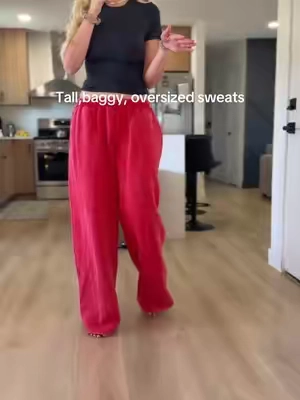 If your 5’8 and up these sweats are 100% worth a shot. #tallgirl #oversized #sweatpants #tallgirlfashion 