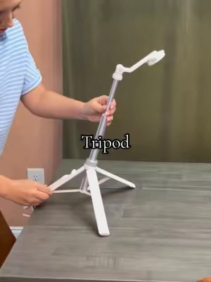 The tripod of all tripods for content creation⭐️@Ulanzi_Official #tripod #contentcreator #TikTokshopbacktoschool #unboxingvideo #foodvlog 