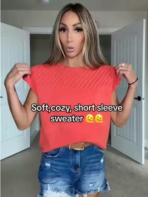This is such an adorable short sleeve sweater. 🫰🫰It’s seriously so soft, it’s cozy, it’s lightweight and really great for layering.😍 and you cannot beat the price. It’s perfect. 🫠