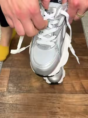 Zapatillas de seguridad para hombre con puntera de acero; calzado de trabajo deportivo, ligero y transpirable; resistente a perforaciones y con suela antideslizante ideal para estar de pie todo el día; calzado deportivo de seguridad y trabajo; zapatillas cerradas y antideslizantes para trabajadores.#TikTokshopbacktoschool#