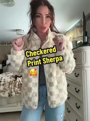 Oh my millennial heart ❤️ @CHOUYATOU #checkered#checkeredprint#sherpa#jacket#dopamine 