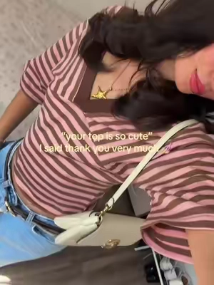 I’m obsessed 😍 #stripedtop #pinkandbrown #halfsleevetops #vnecktops #tiktokshopcreatorpicks 