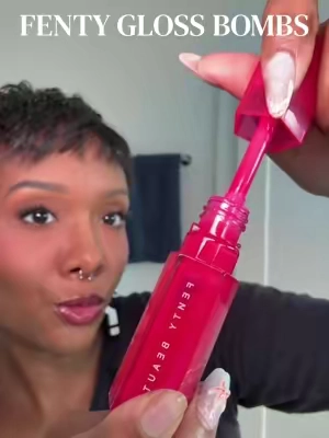 The new Fenty gloss bomb bursts are so pretty and juicy 🤤 They’re only here for the summer though! #glossbombbursts #fentyglossbomb #fentybeauty #fentylipgloss #pinklipgloss @Fenty Beauty 