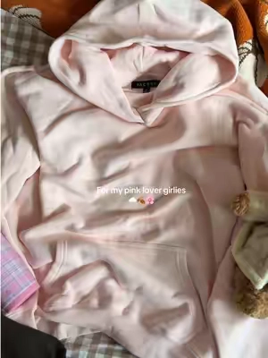 #sweater #babypink #hoodie #falloutfits #outfitinspo 