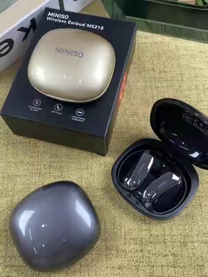 Auriculares inalámbricos de traducción simultánea bluetooth Audífonos de traducción simultánea #audifonostraductores #audifonosbluetooth#summerwins #tiktokshopmemorialday #dealsforyoudays