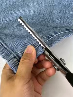 Tired of fabric fraying? Try these pinking shears!✨#PinkingShears #SewingHacks #SewingTools #DIYCraft #summerfinds  