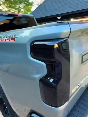 Great upgrade for your truck or SUV! @autopartsaccesories #tailightcovers#truckaccesories#taillights 
