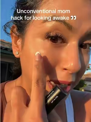 All day and no creasing 🙌🏽 #undereyebrightener #undereyecorrector #drmtlgyluminouseyecorrector #skincareroutine #undereye 
