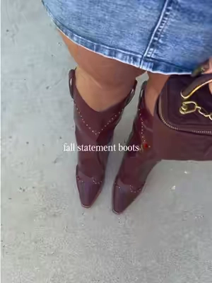 I sized up half a size 🥀🫶🏼 @RONILURN   #boots #fallstyleinspo2024 #falloutfits #widecalfboots #TikTokshopbacktoschool  