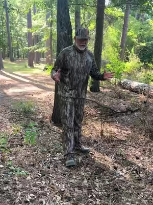 Now this is a bow hunters suit! #summervibes #weeklydeals #tiktokshopcreatorpicks #tiktokshopsummersale #bowhunting 